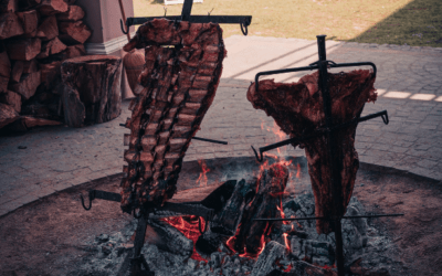 Cordero asador Madrid: la cruz gaucha explicada por Edu | Vaquero Catering
